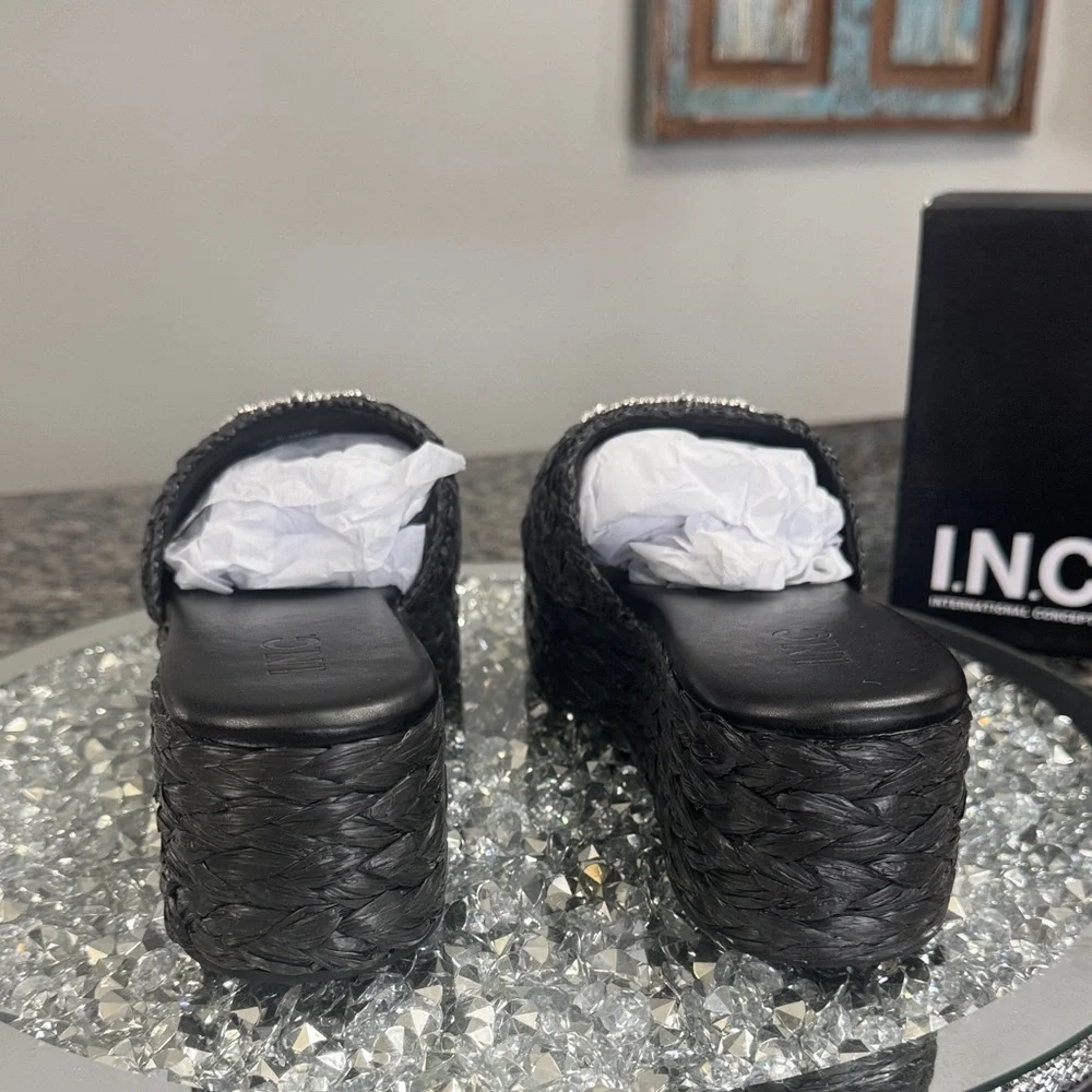 INC International Concepts Black Silver Raffia Woven Platform Sandals NEW 9.5